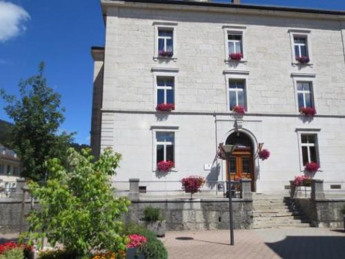 Collège à Villeret (BE)